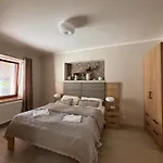 Resident بيت ضيافة 3*