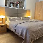 Resident بيت ضيافة 3*