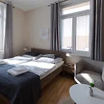 Resident بيت ضيافة 3*