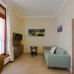 Resident بيت ضيافة