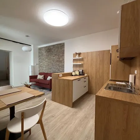 Resident بيت ضيافة Poděbrady
