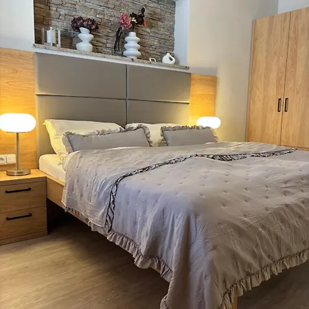 Resident Affittacamere 3*